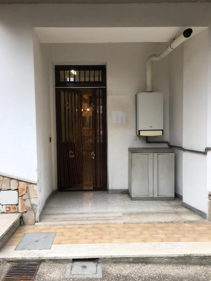 A due passi da Roma Mentana Exterior foto